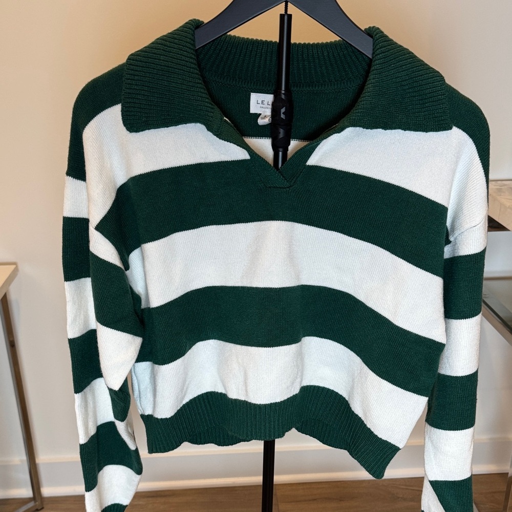 Le Lis Collection Forest Green and White V-Neck Collared Sweater